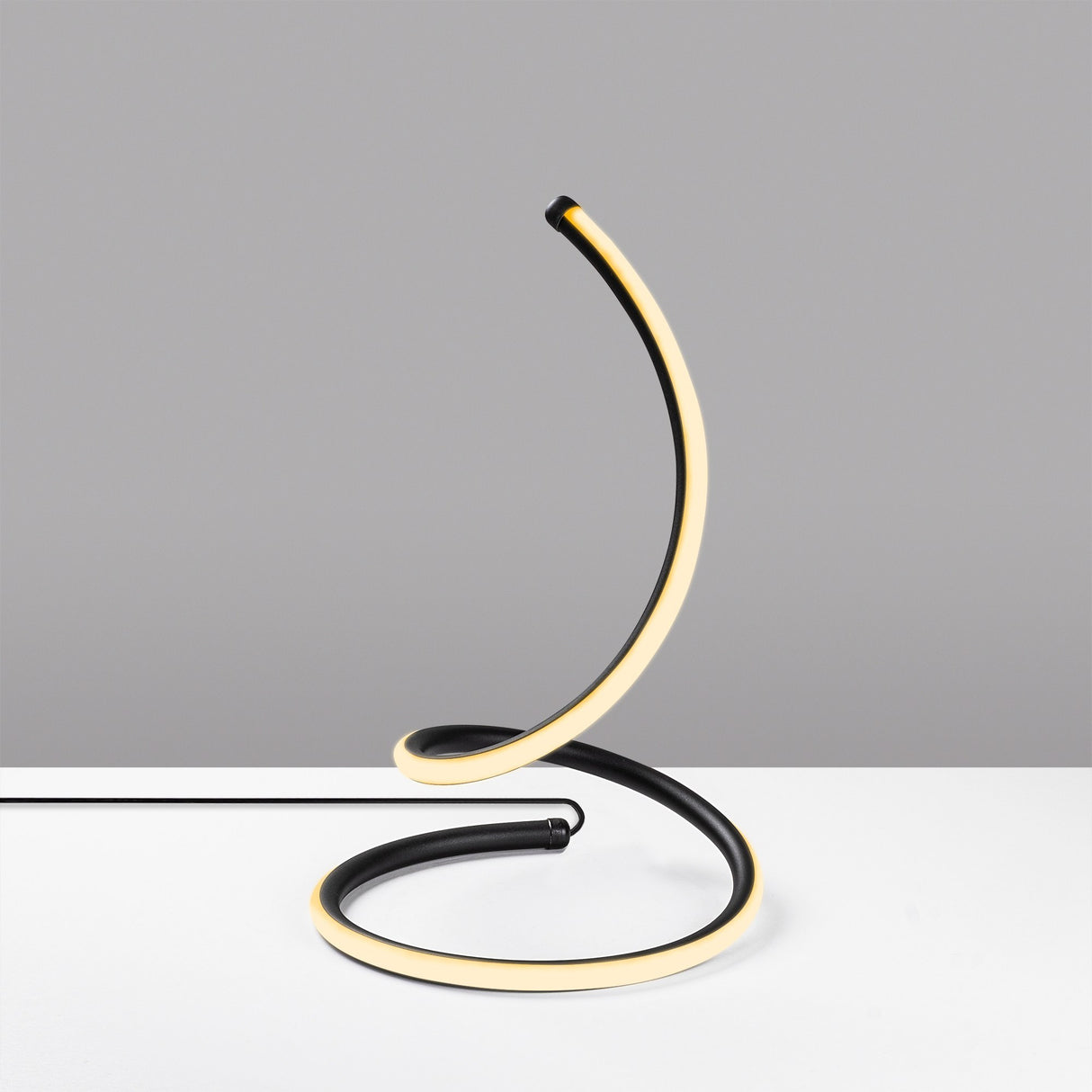 Lampe de table noire en métal Nightstrike