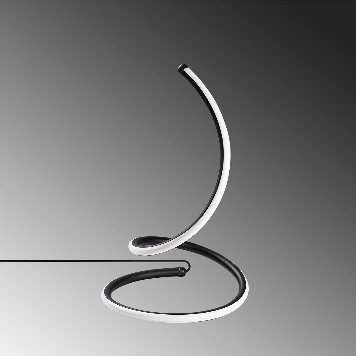 Lampe de table noire en métal Nightstrike