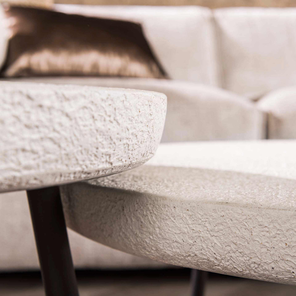 Ensemble de 2 tables basses Sylas Stone en marbre composite blanc