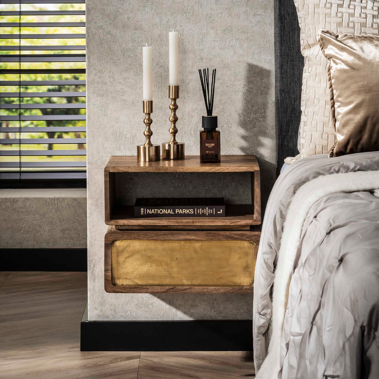 Solano table de nuit 1 tiroir Bois de manguier Sable avec bouton en laiton