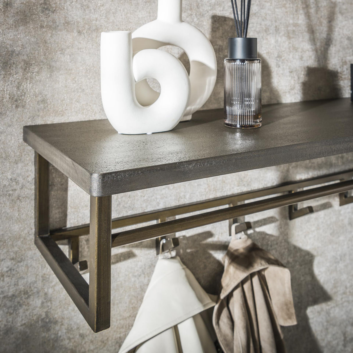 Porte-manteau Ferre 6 crochets - Avec étagère à chapeaux - Métal Bronze Antique