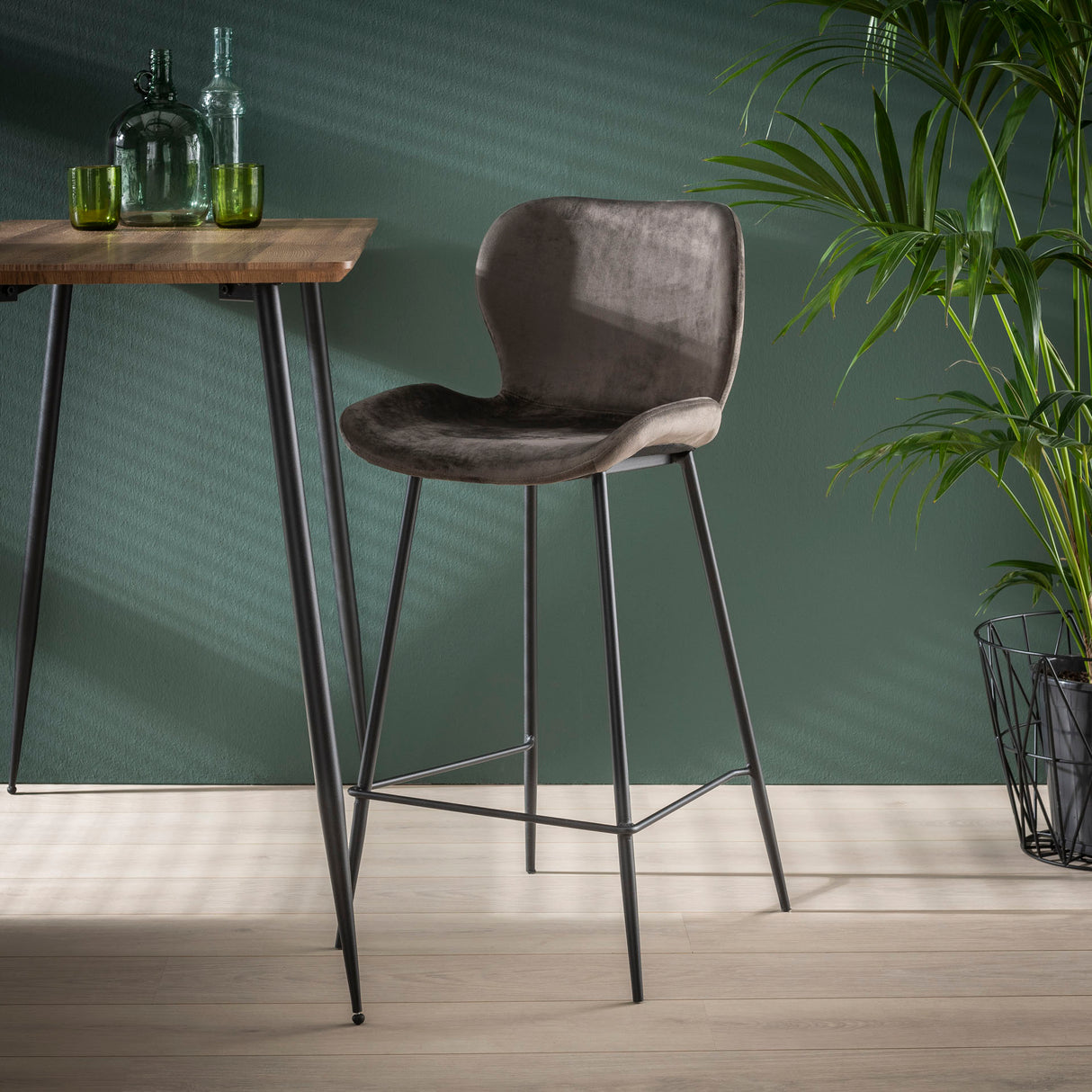Tabouret de bar moderne en velours anthracite sans accoudoirs Argo