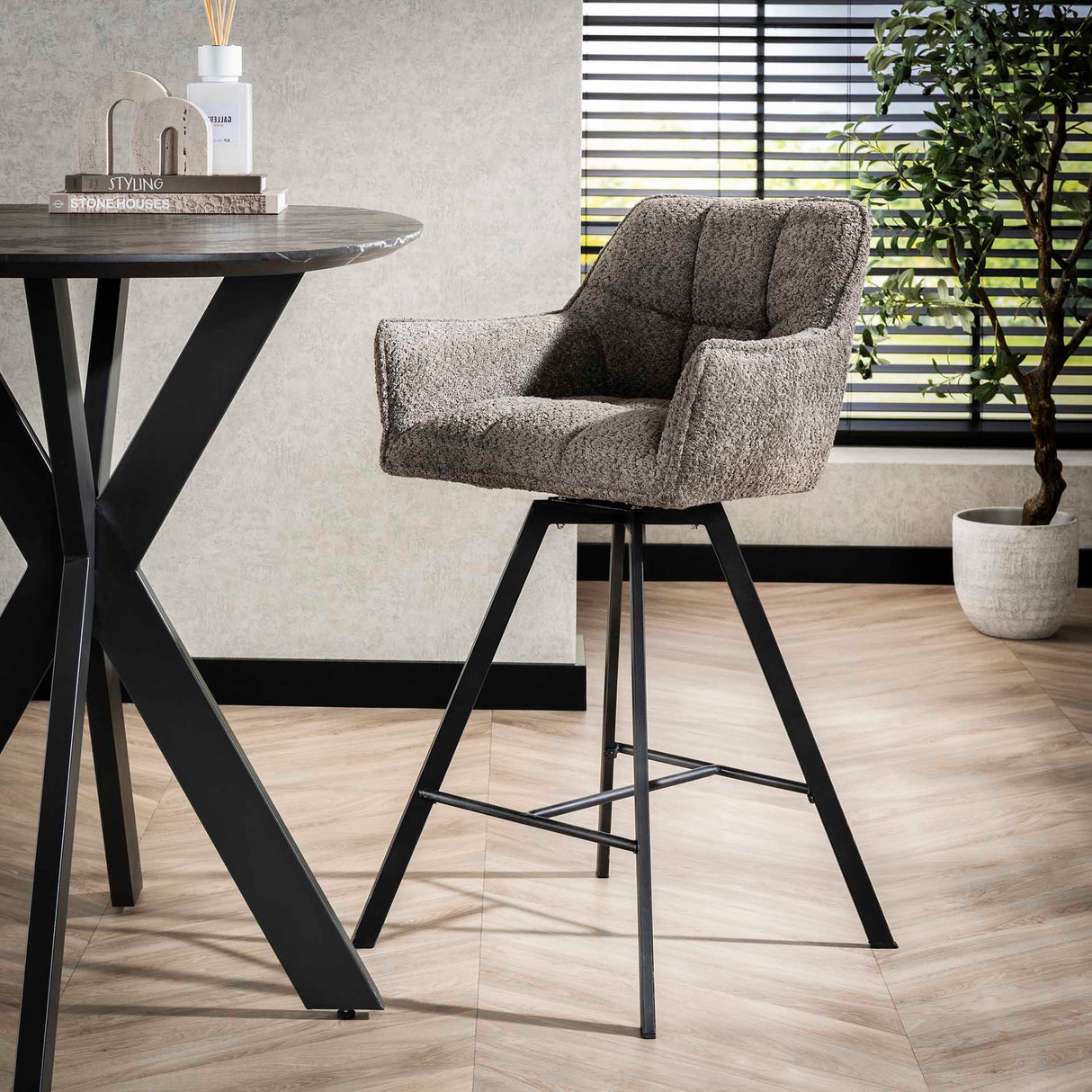 Set van 2 Barkrukken Lino Bouclé Taupe Draaibaar
