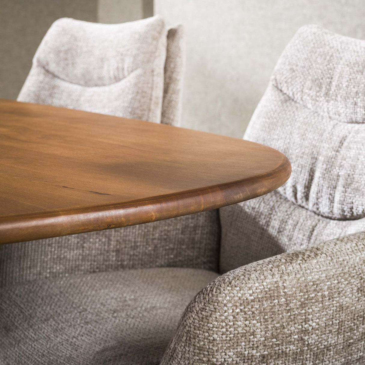 Table à manger ovale danoise Cody en bois de mangue 180 cm