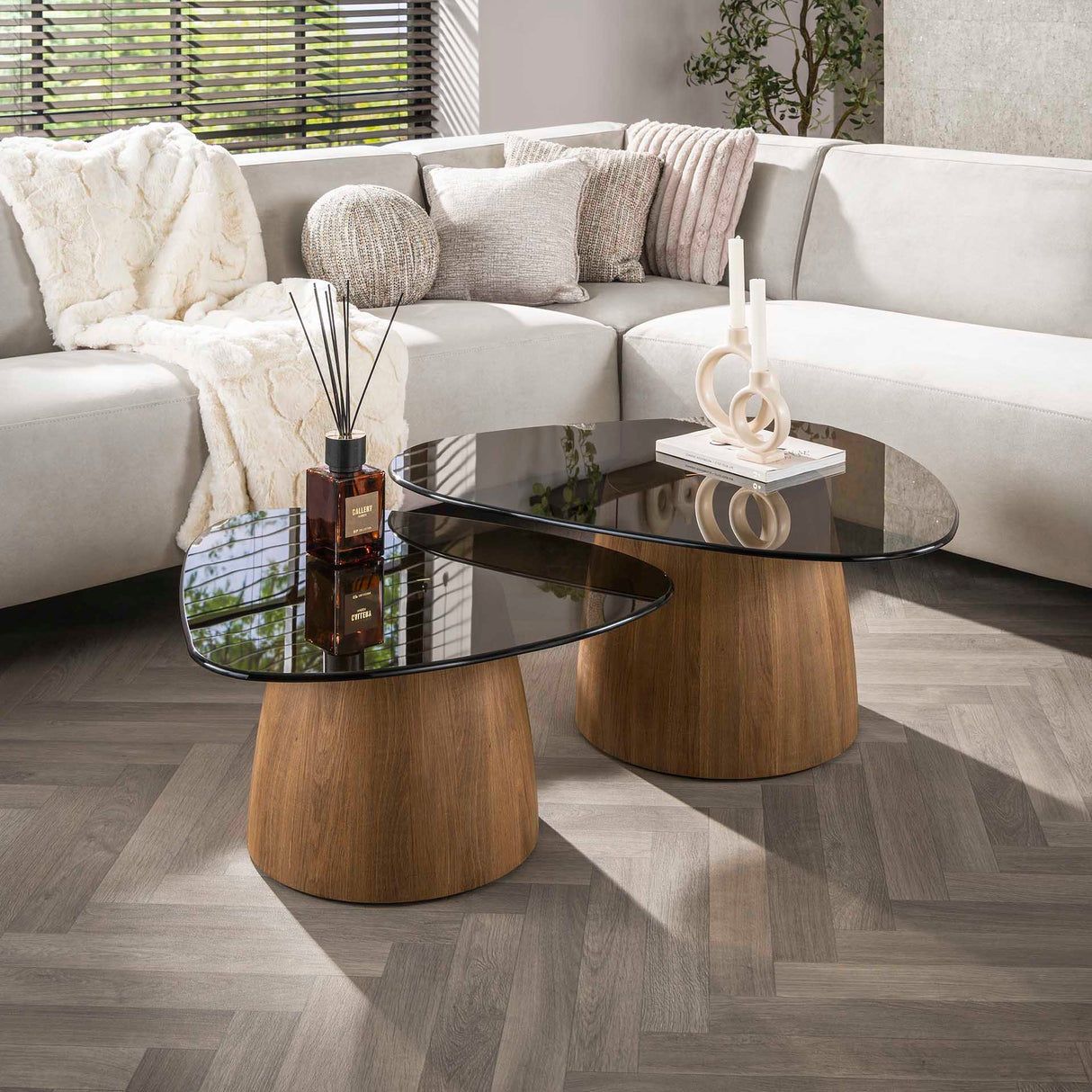 Set van 2 driehoekige salontafels Marea brons glas 91x71 cm