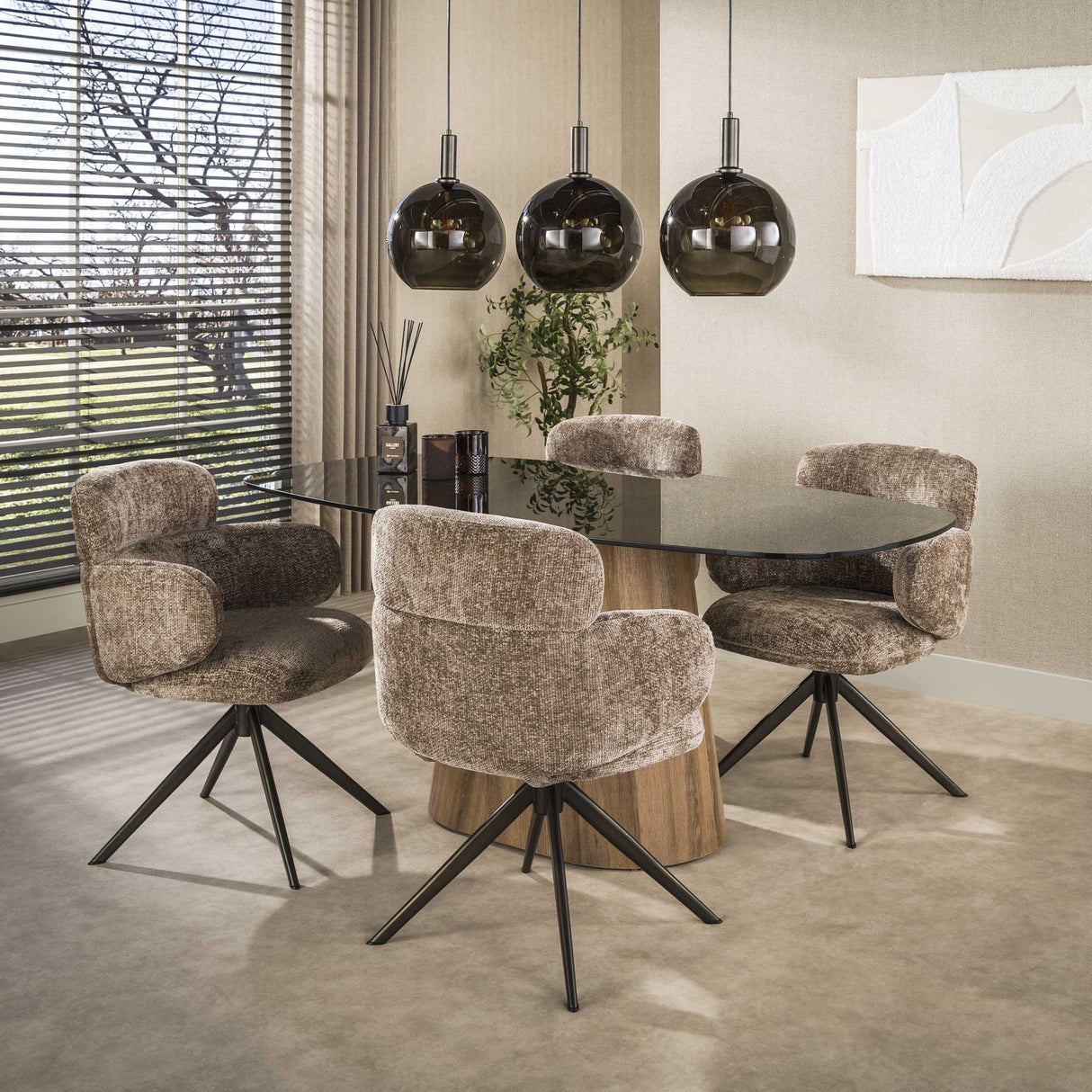 Table à manger ovale danoise verre fumé marron aspect chêne structure Thor 180 cm