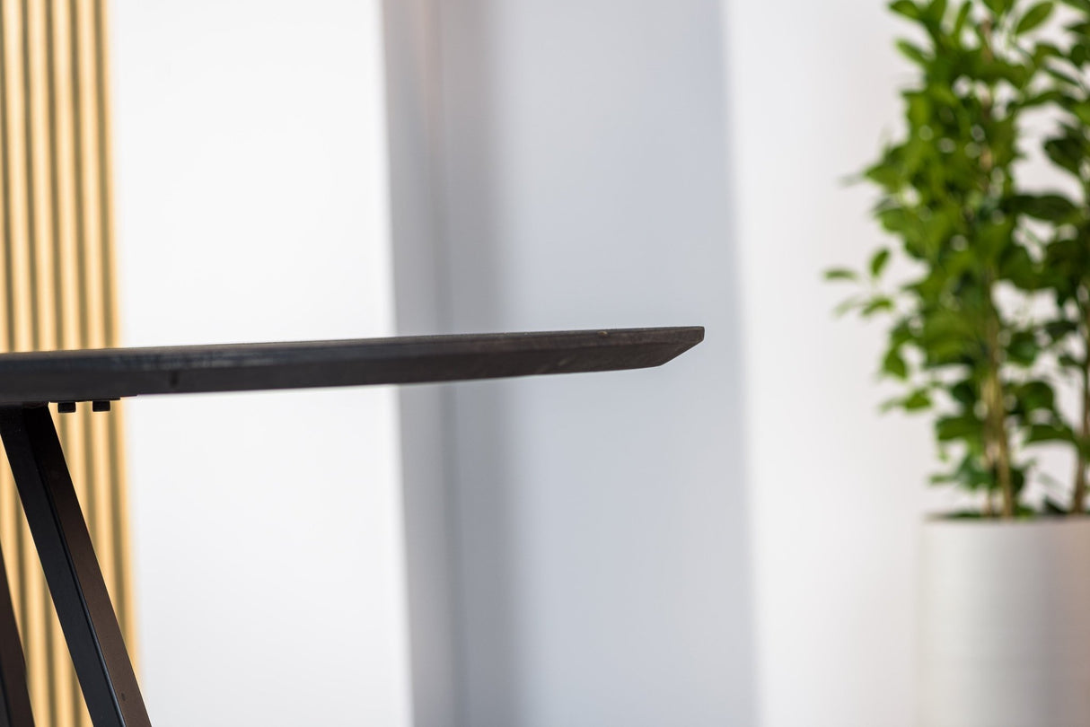 Table à manger Arlo en bois d'acacia noir danois ovale