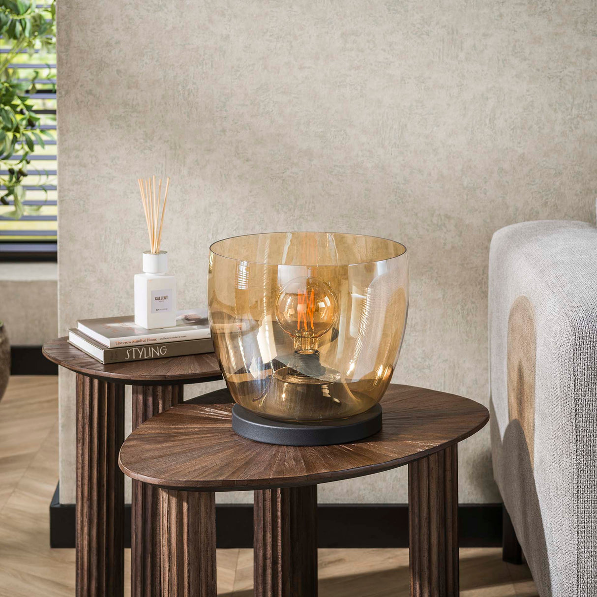 Lampadaire Dain UP L Verre couleur ambre