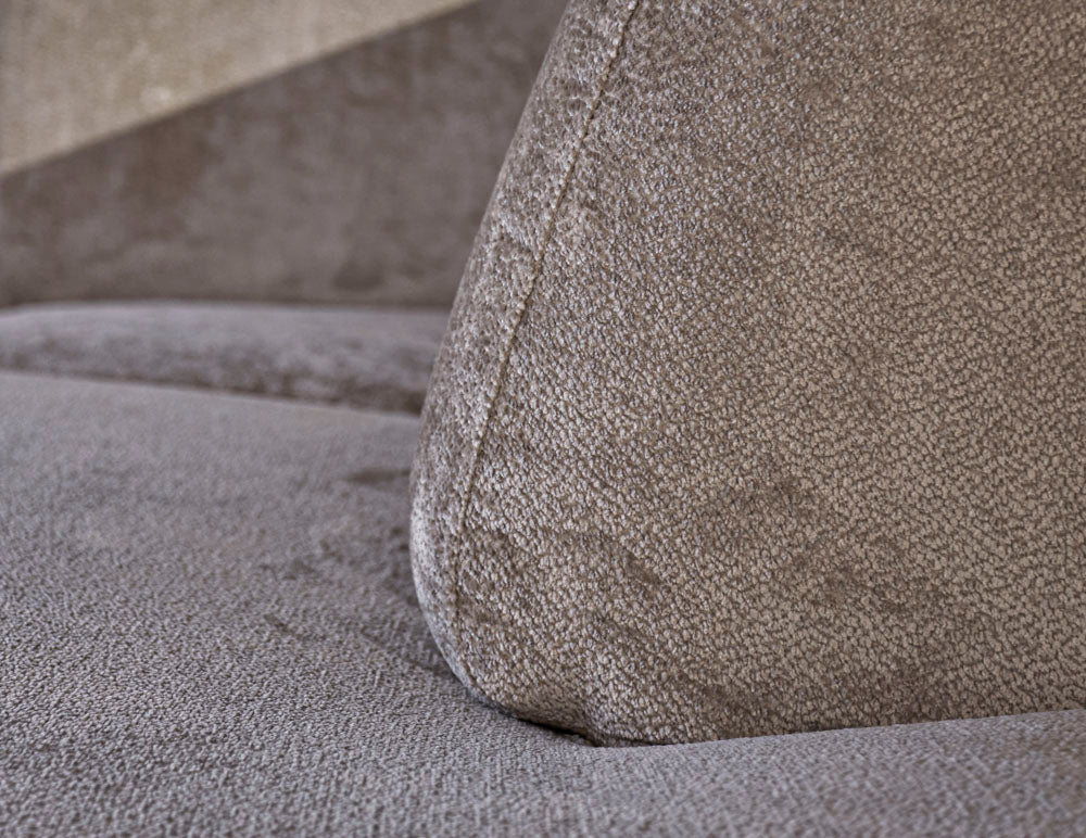 Canapé d'angle avec pieds hauts en velours taupe Chloe - droit