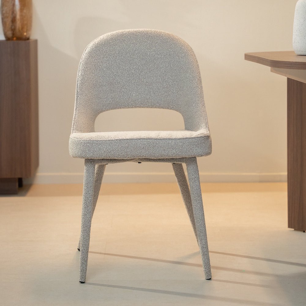 Eetkamerstoelen-Eetkamerstoel zandkleur bouclé Nara - Japandi - volledig gestoffeerd-Dimehouse
