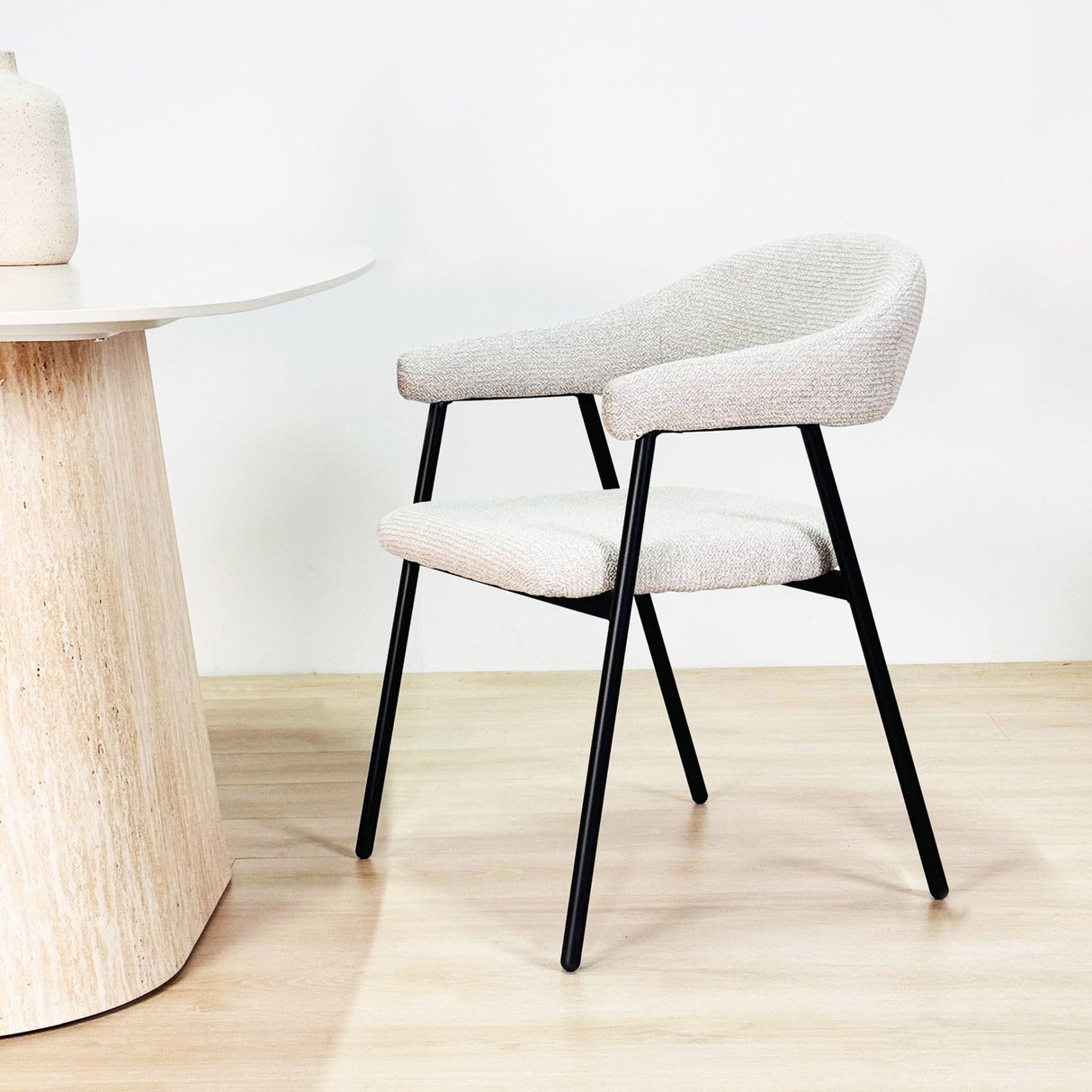 Chaise de salle à manger Bouclés Beige Lisa - Cadre Noir