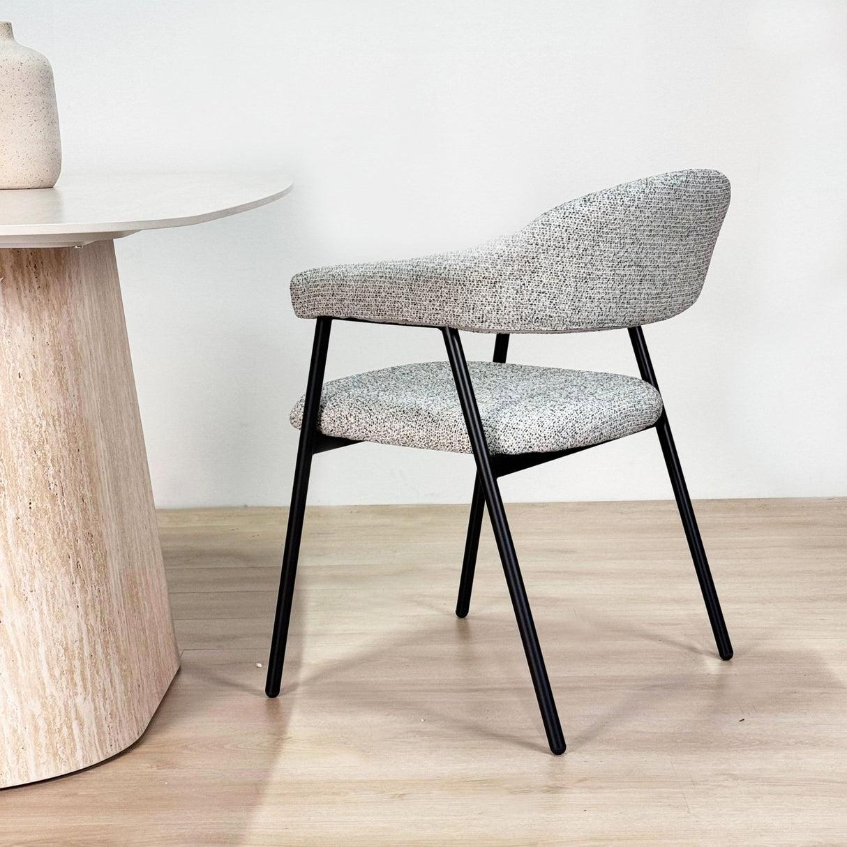 Chaise de salle à manger Bouclé Beige Lisa - Cadre Noir