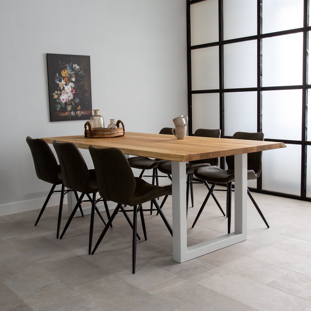 Table à manger Revi en chêne - Forme de tronc d'arbre - Pied en U blanc