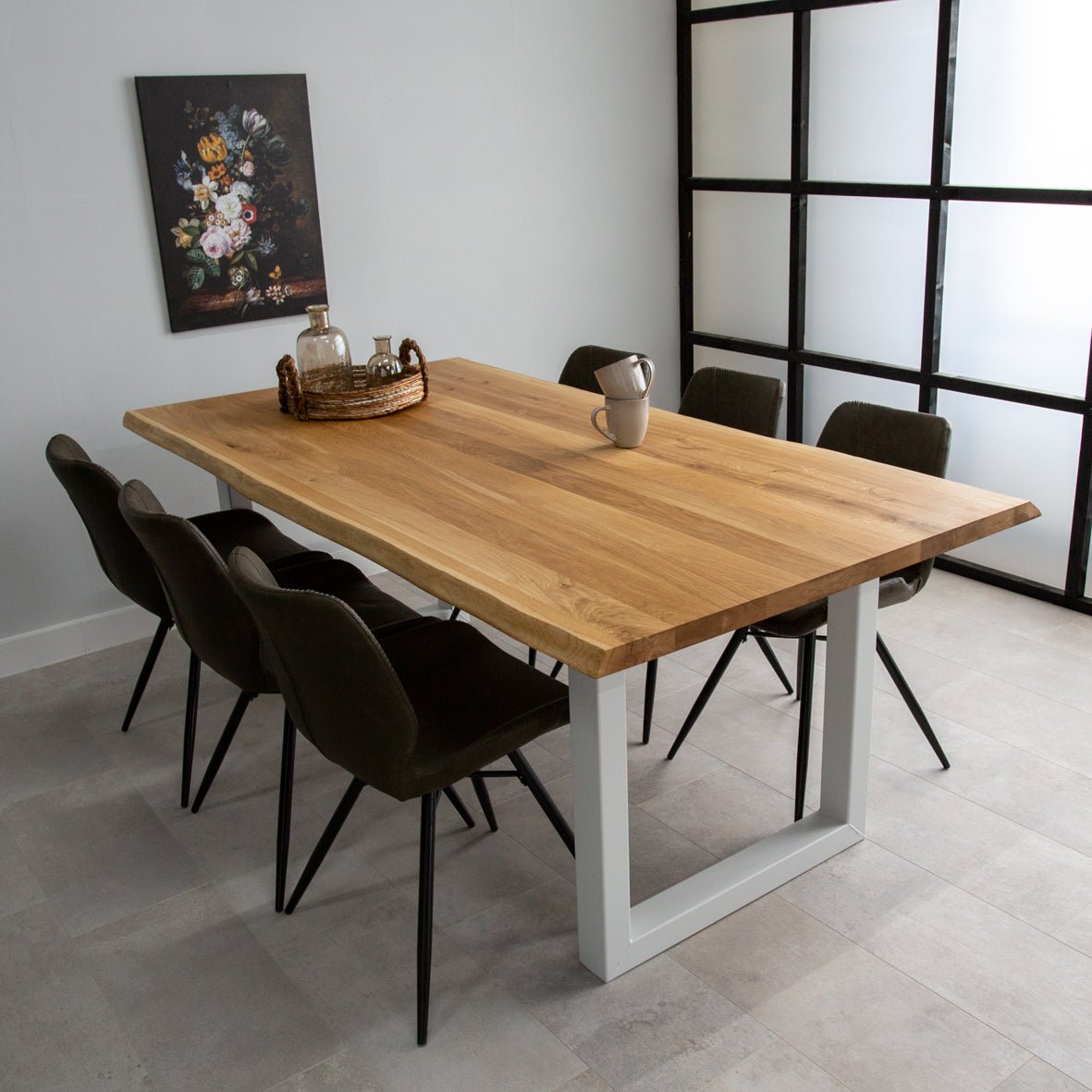 Table à manger Revi en chêne - Forme de tronc d'arbre - Pied en U blanc