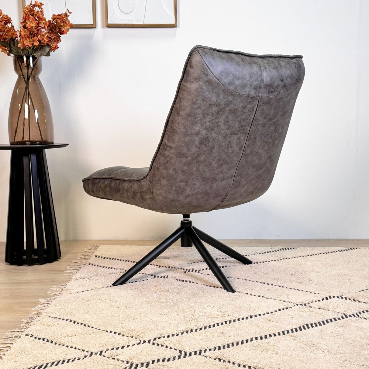 Fauteuil pivotant Yuki Anthracite en cuir écologique pivotant à 360°