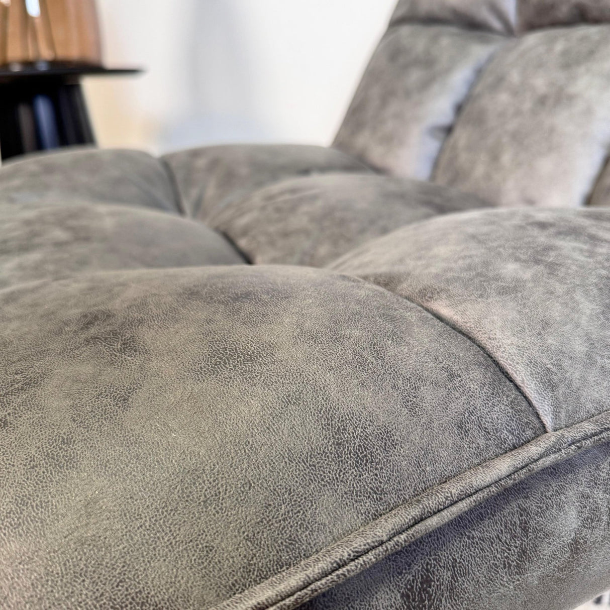 Fauteuil pivotant Yuki Anthracite en cuir écologique pivotant à 360°