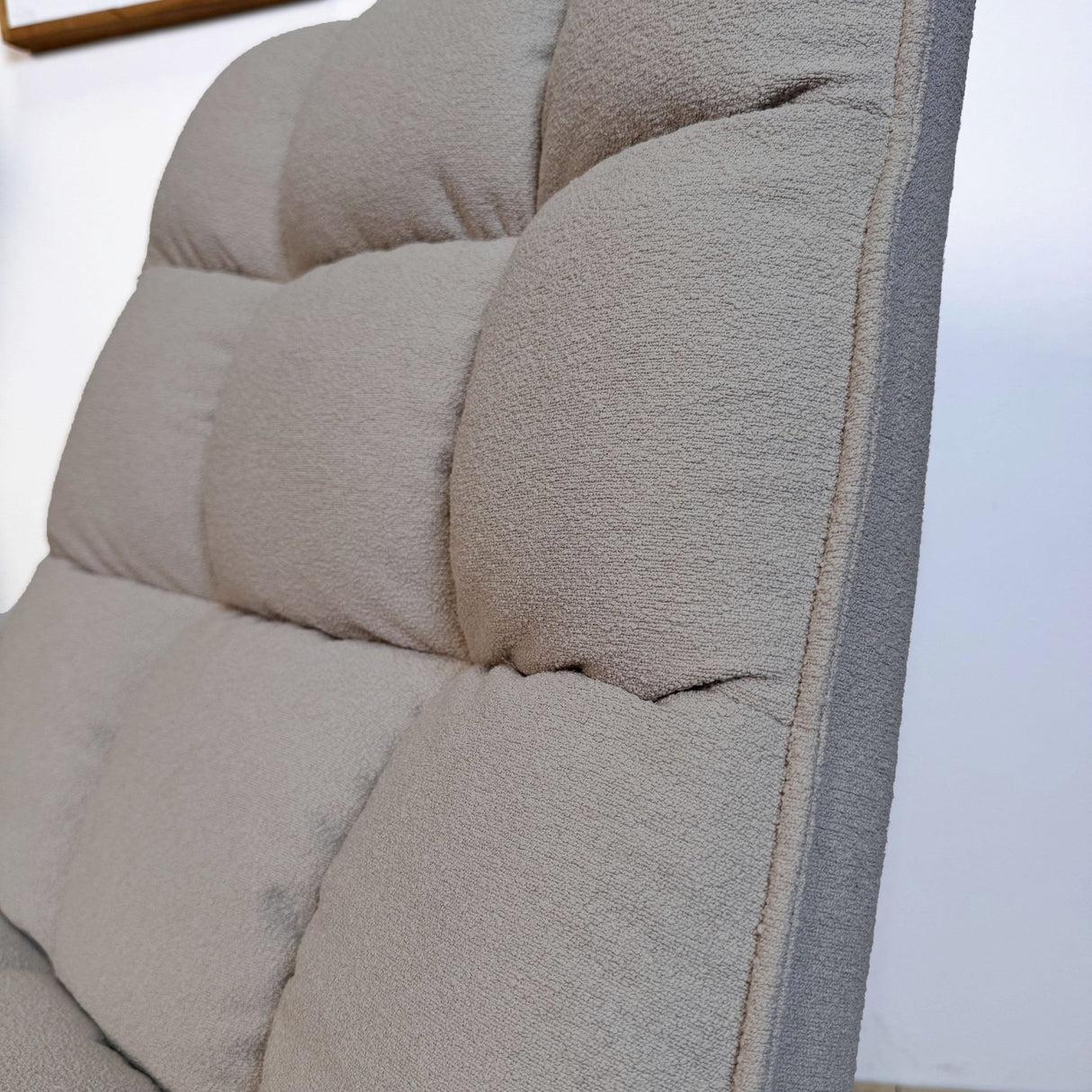 Fauteuil pivotant Yuki Taupe Bouclé 360°