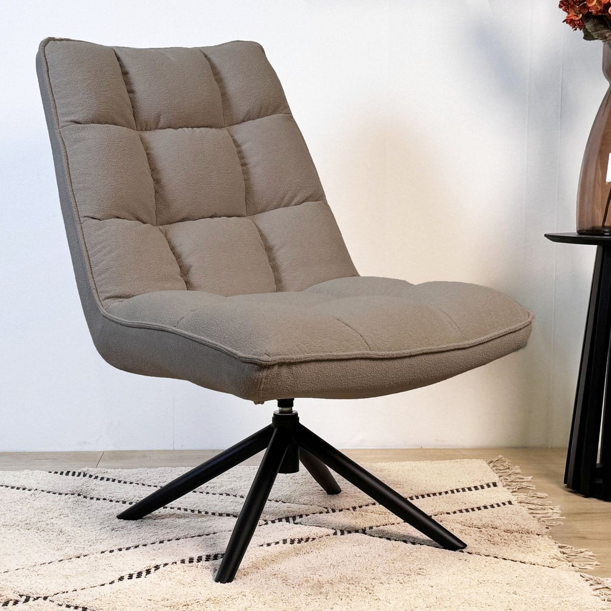 Fauteuil pivotant Yuki Taupe Bouclé 360°