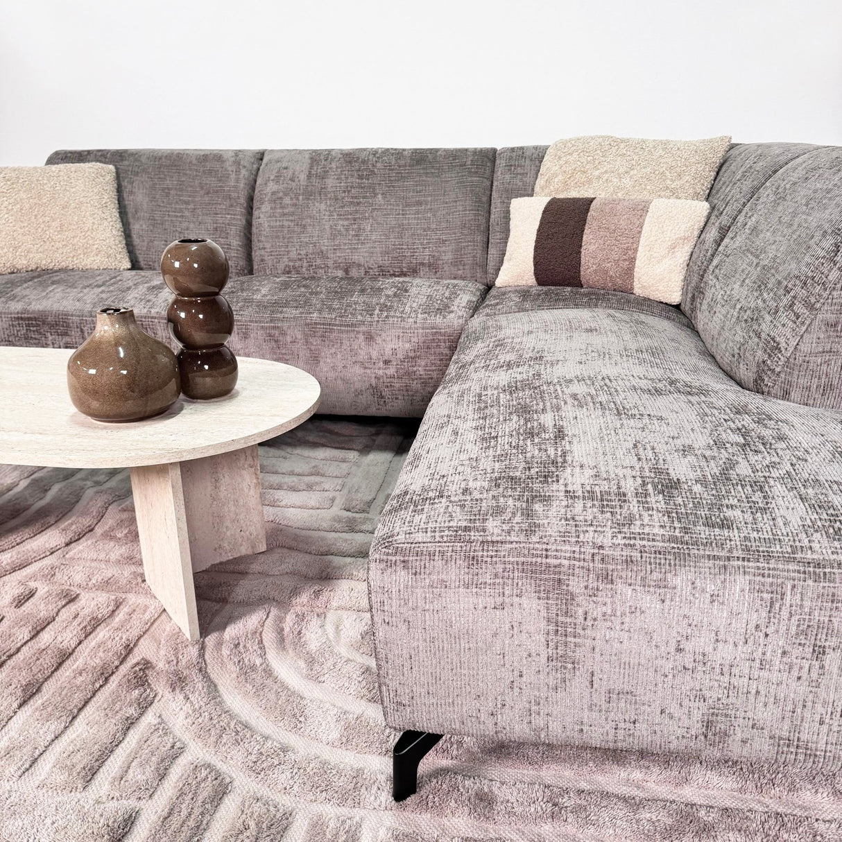 Canapé d'angle avec chaise longue en tissu chenille taupe Manon - à droite