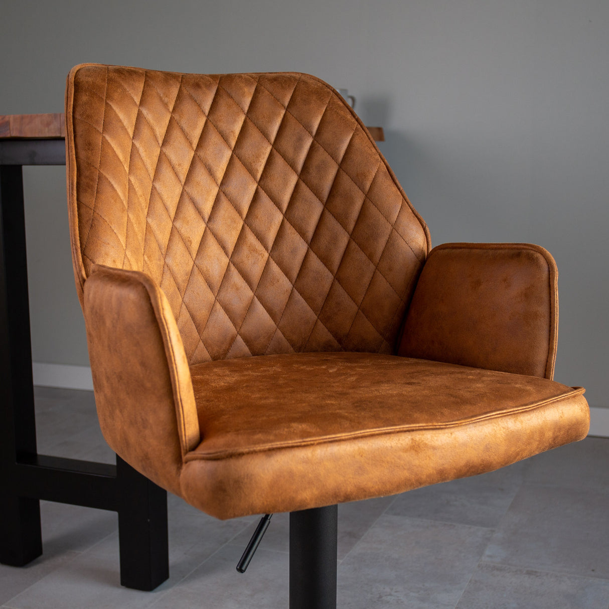 Tabouret de bar industriel réglable Novan cognac