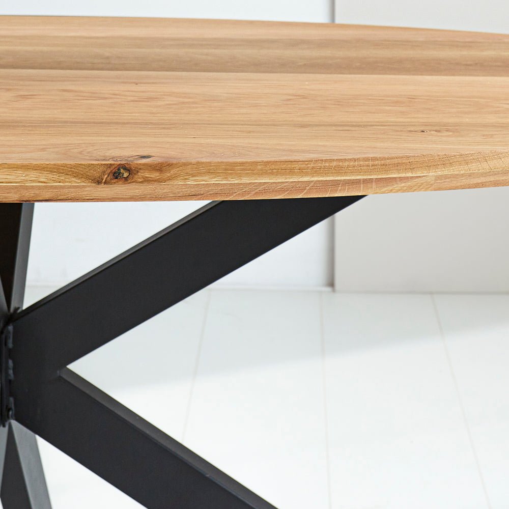 Table à manger Odin chêne ovale structure matricielle petite