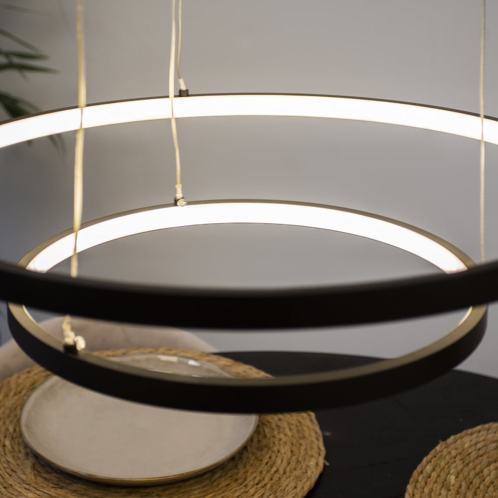 Lampe suspendue Elaine Noir Dimehouse Noir LxlxH 56x56x12 Métal Détail photo d'ambiance
