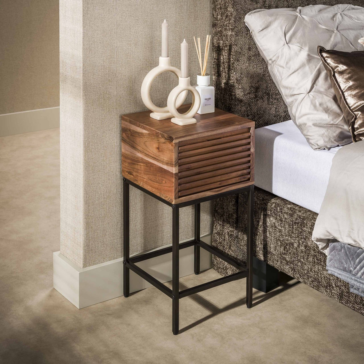 Nachtkastje met 1 lade bruin acaciahout Lani