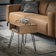 Table de chevet Aimée DH Intérieur Acacia LxlxH 45x39x17 Bois d'acacia Photo d'ambiance vue de face diagonale