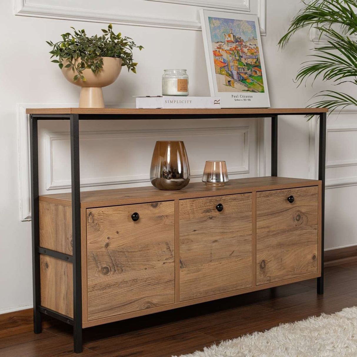 Buffet en pin Atlantique Saloce - Cadre noir - Trois compartiments - 120x77 cm 