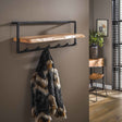 Porte-manteau Dewi DH Intérieur Acacia LxlxH 104x36x17 Bois d'acacia Photo d'ambiance vue de face diagonale
