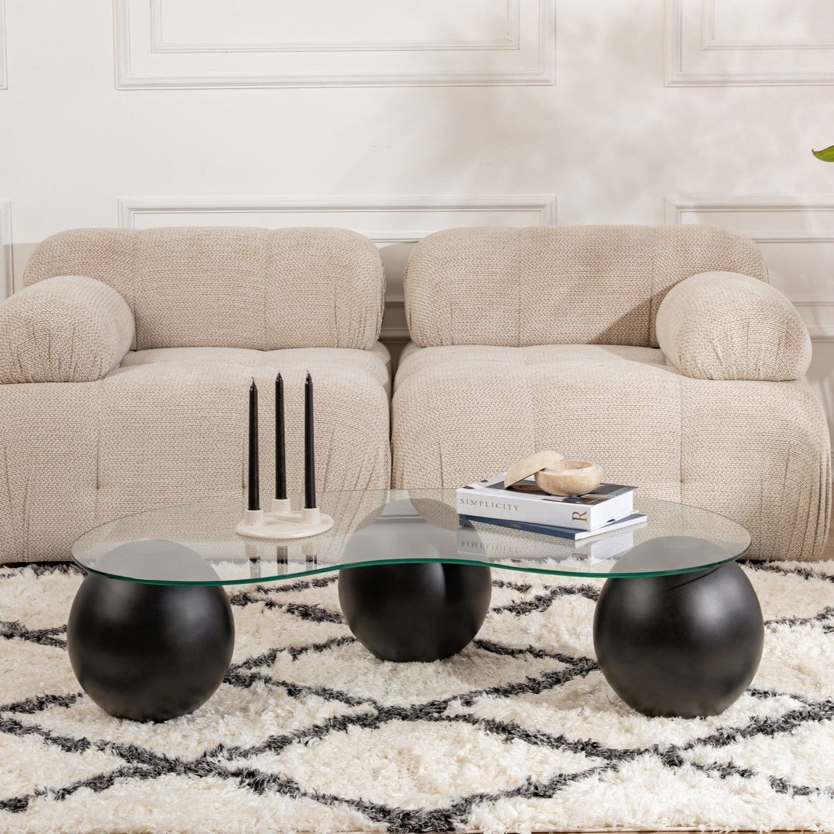 Table basse forme de rein organique - Verre - Cadre noir 120x70 cm 