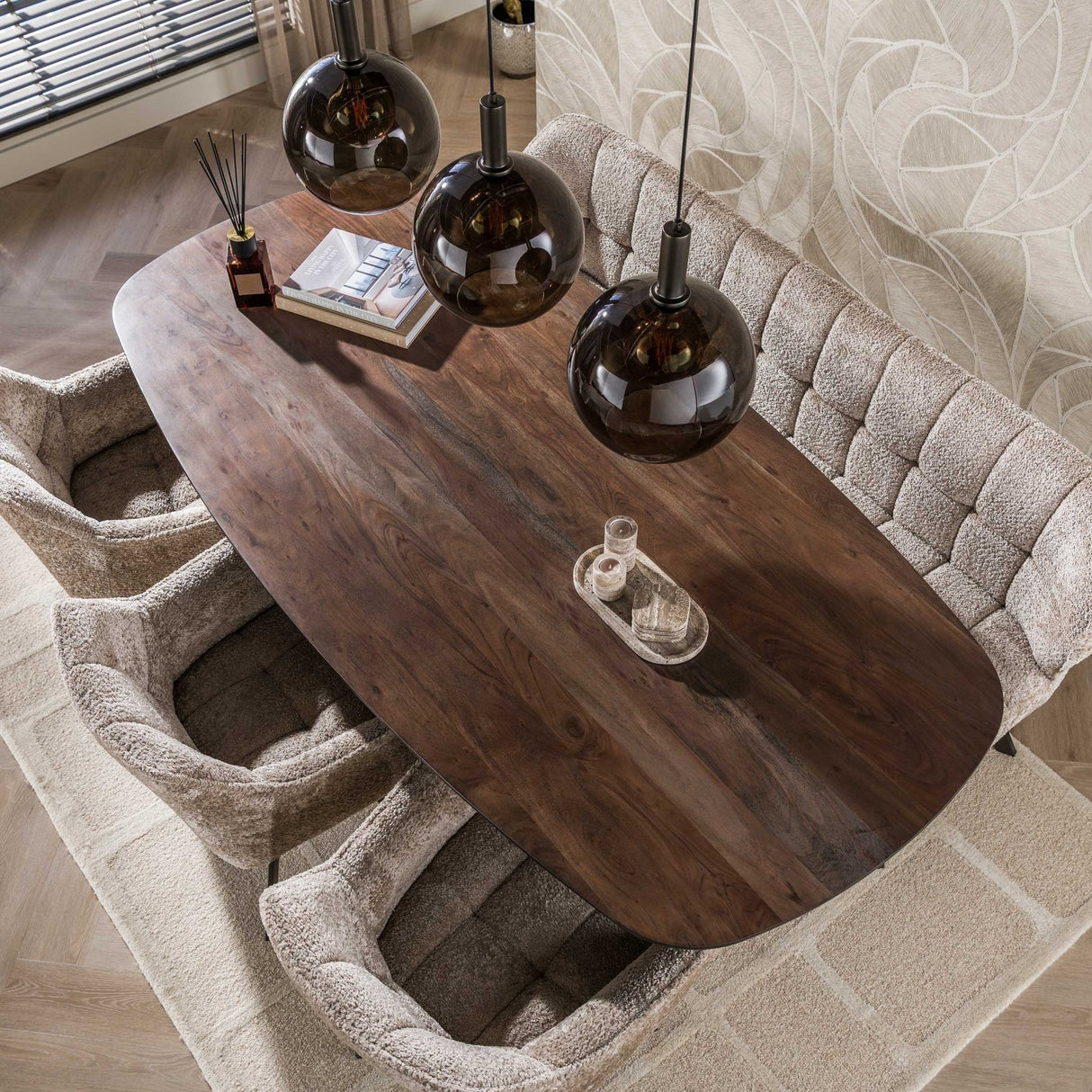 Table à manger ovale danoise en bois d'acacia massif marron noyer Tavon 215x105 cm