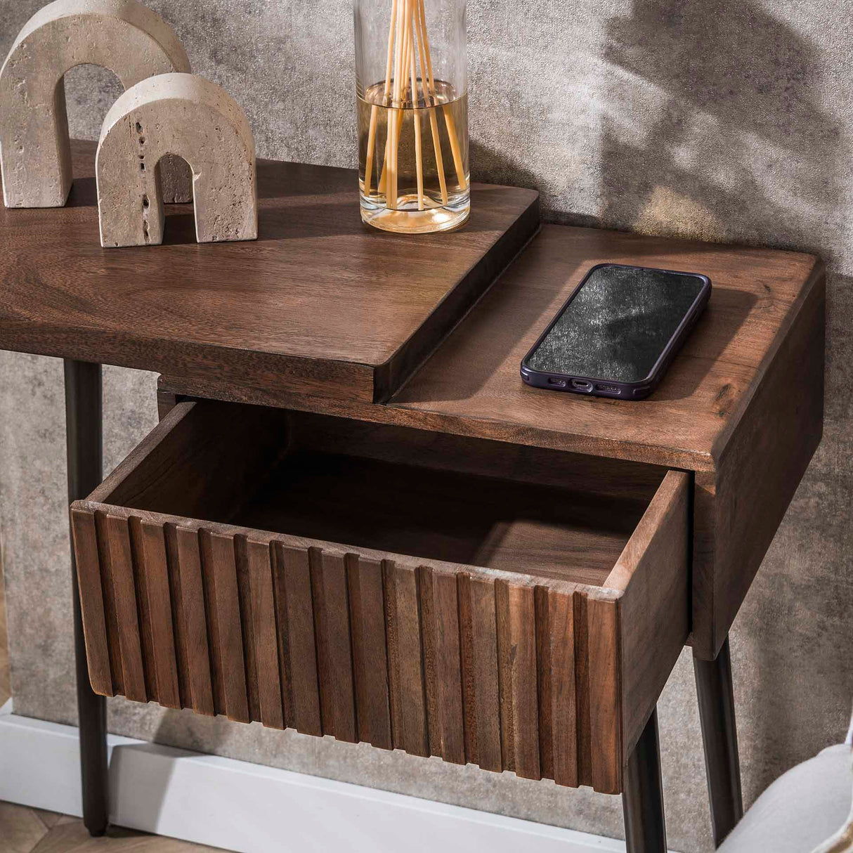 Table de nuit Jax Links - Bois d'acacia Drift Brown - 1 tiroir 