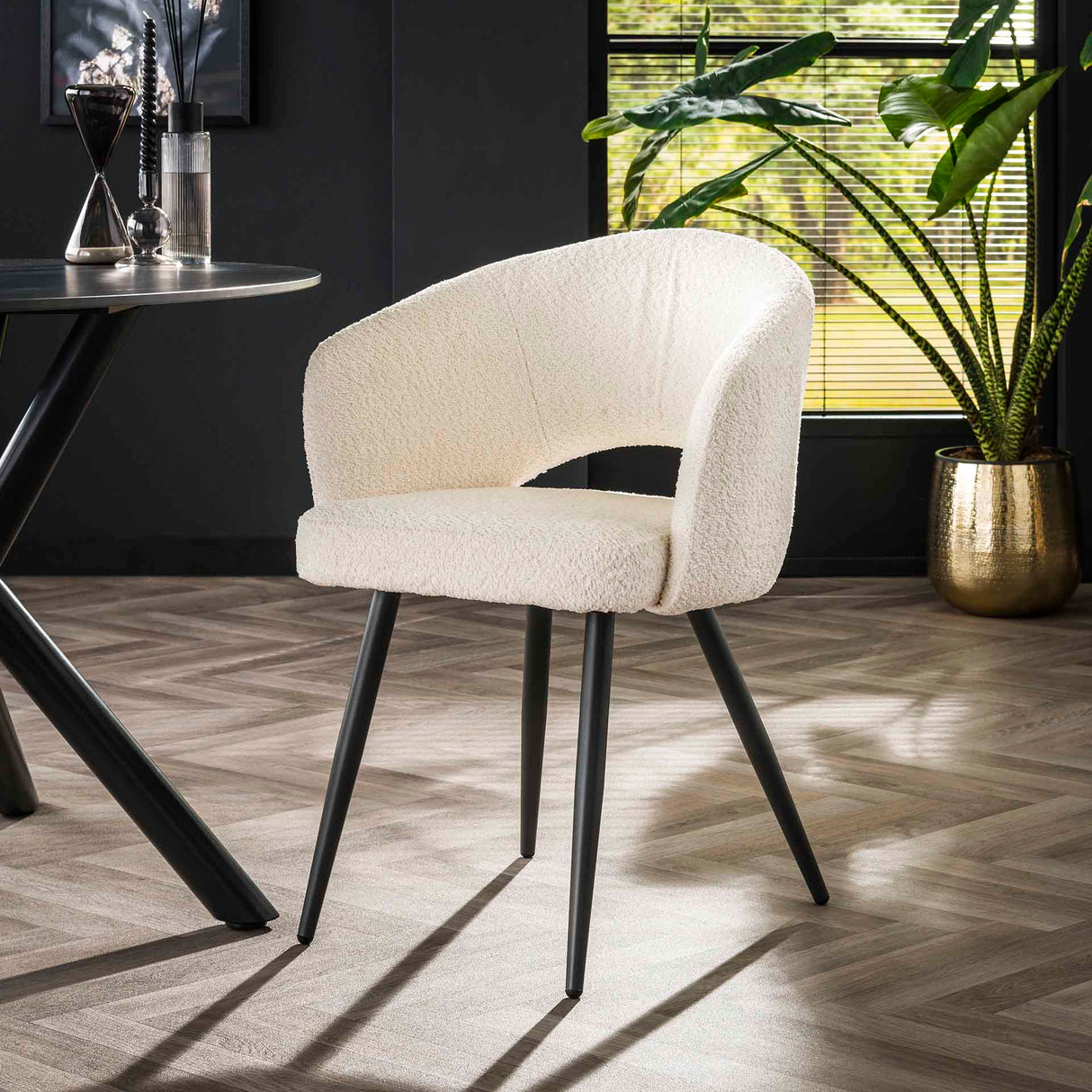 Chaise de salle à manger moderne blanche Cargo Bouclé en tissu 