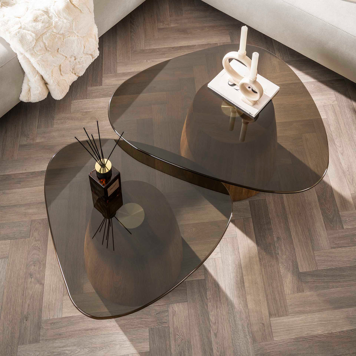 Set van 2 driehoekige salontafels Marea brons glas 91x71 cm