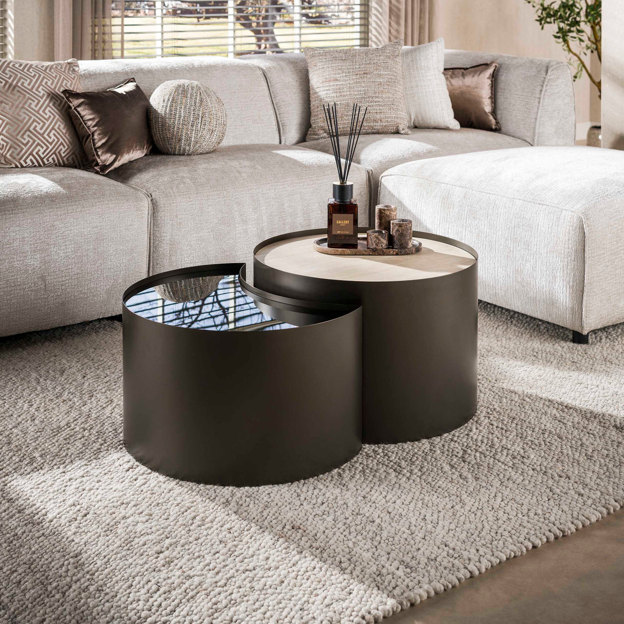 Set de 2 tables basses Moony – structure métal & céramique aspect travertin et verre