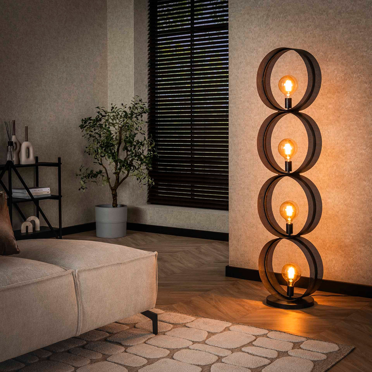 Lampadaire Fons 4 lumières anneaux métal noir 