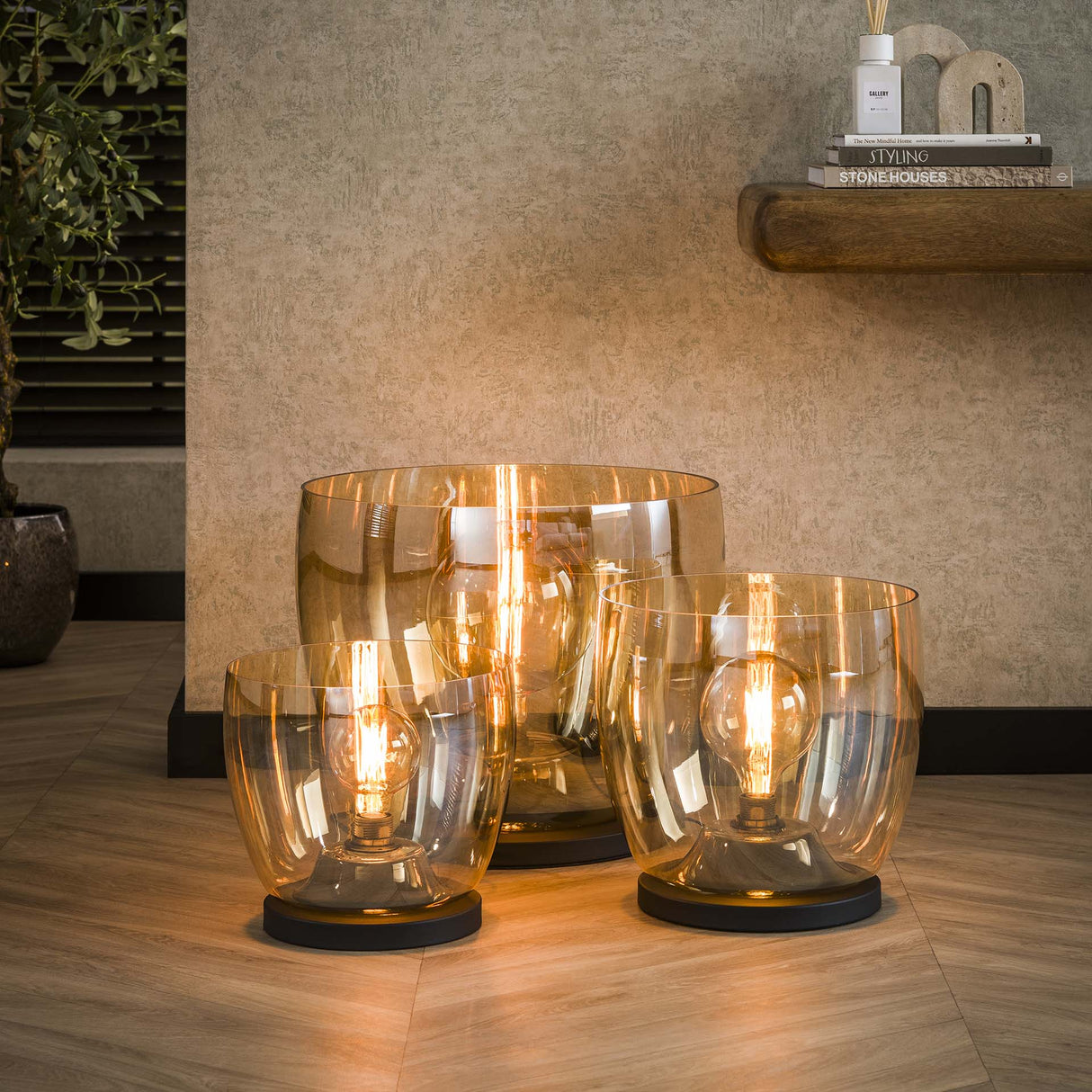 Lampadaire Dain UP L Verre couleur ambre 