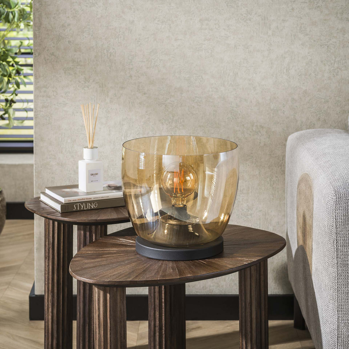 Lampadaire Dain UP L Verre couleur ambre 