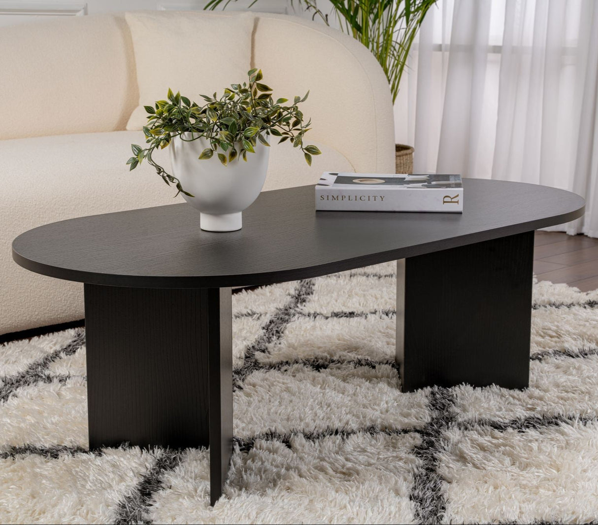 Table basse ovale aspect bois noir Sabla - 119x60 