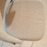 Eetkamerstoelen-Eetkamerstoel bouclé zandkleur Kaito - walnootlook frame - Japandi-Dimehouse