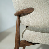 Eetkamerstoelen-Japandi Eetkamerstoel Yuka Zand - Walnootlook Frame-Dimehouse