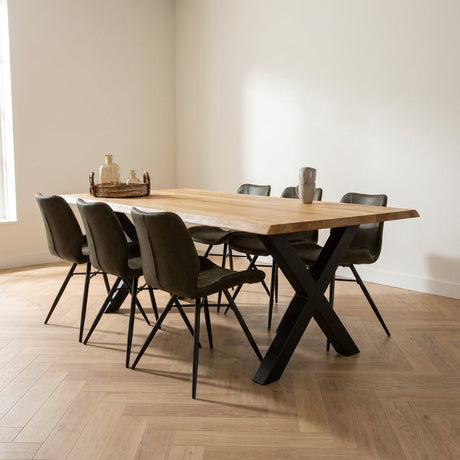 Eettafel Revi Eikenhout - Boomstamvorm - Zwarte X-poot sfeerfoto in modern interieur