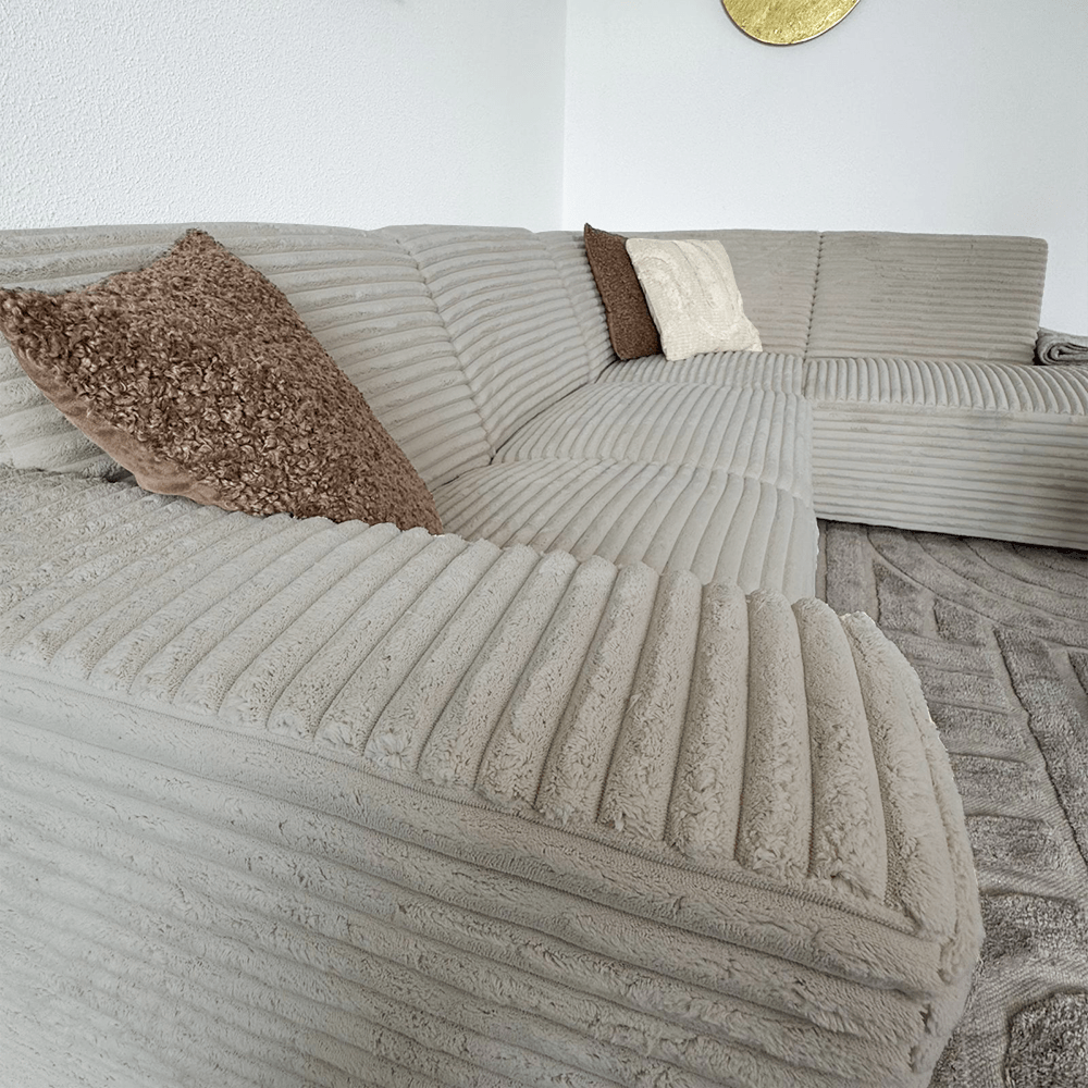 Canapé d’angle Gavi en tissu côtelé ultra doux beige – méridienne à droite