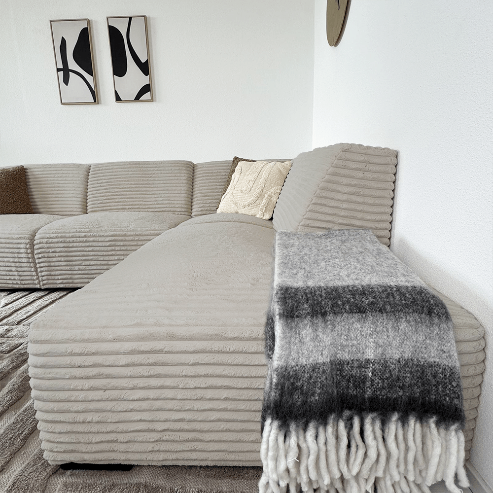 Canapé d’angle Gavi en tissu côtelé ultra doux beige – méridienne à droite
