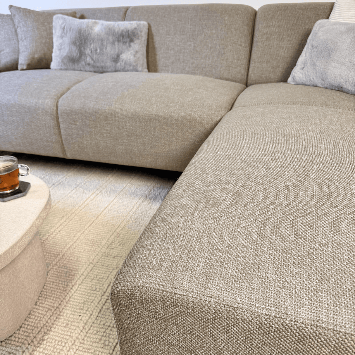 Canapé d'angle Moby Beige avec salon compact et tissu recyclé - Droit 