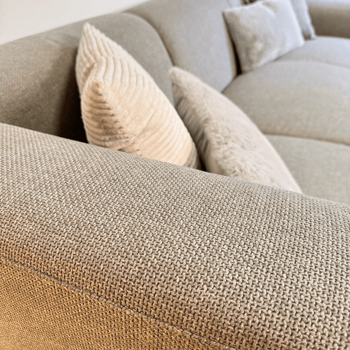 Canapé d'angle Moby Beige avec salon compact et tissu recyclé - Gauche 