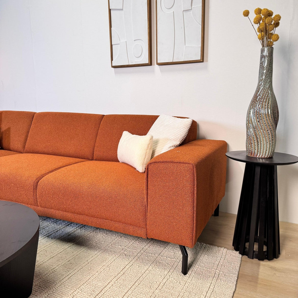 Hoekbank Maël bouclé stof in terracotta kleur - links