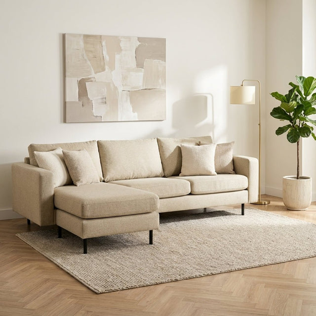 Hoekbank Merle beige stof links/rechts sfeerfoto in modern interieur