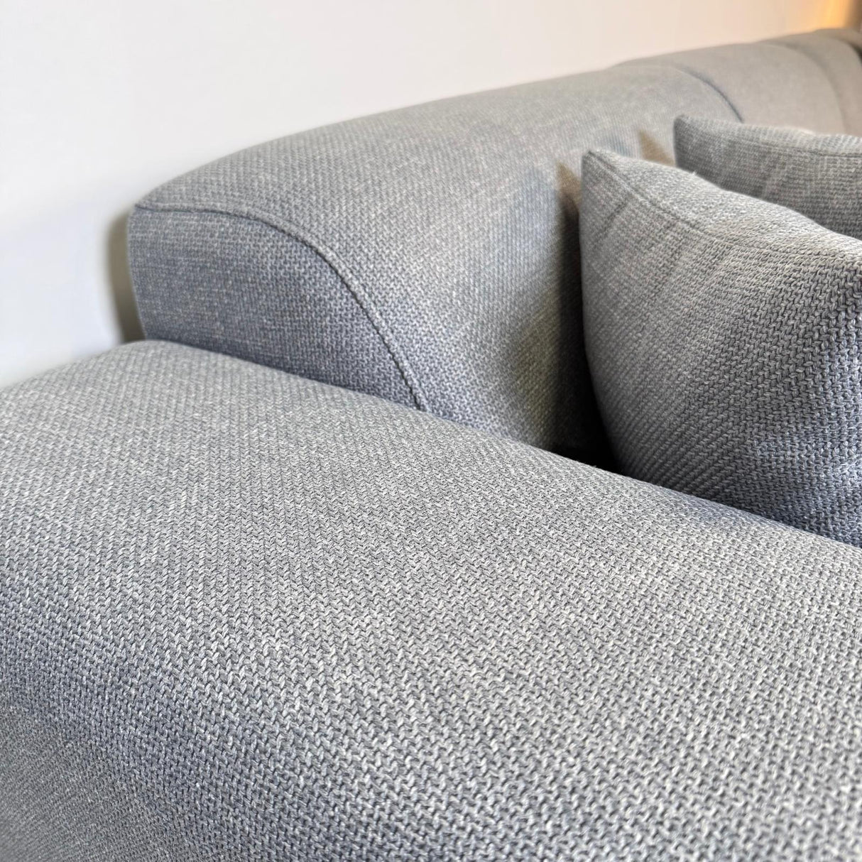 Canapé d'angle Moby bleu gris avec salon compact et tissu recyclé - Droit 